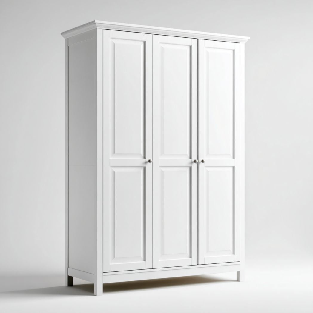 Armadio a Tre Ante in Laminato Bianco con Pomelli in Metallo